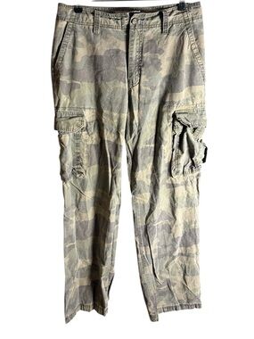 Mossimo Supply Co. Camo Cargo Pants | 32x32 | Y2K Utility Gorpcore